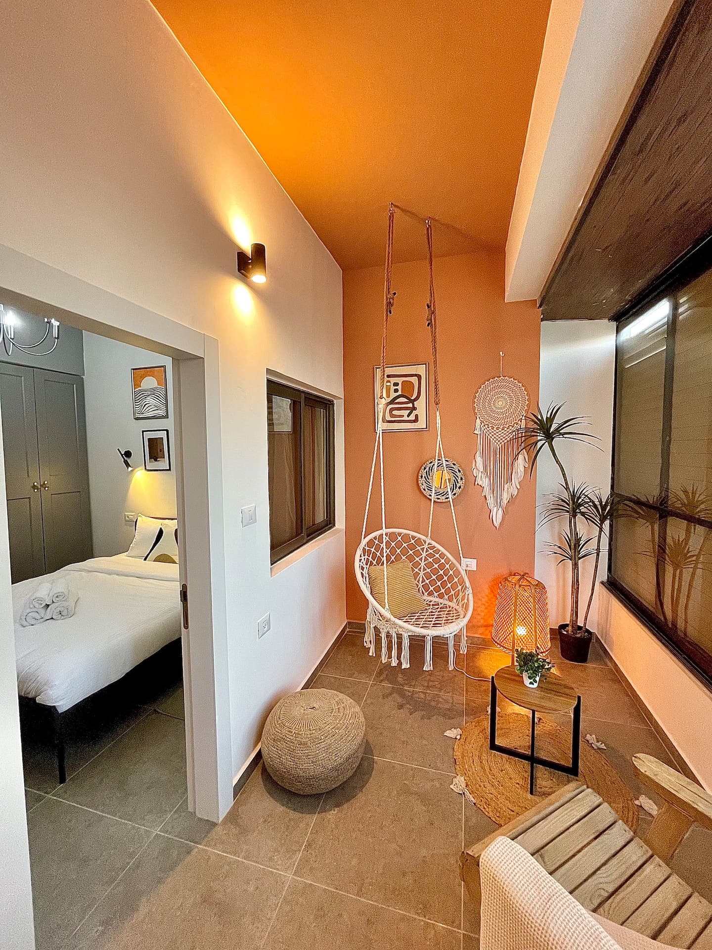 Designer Jacuzzi Apartment — 3