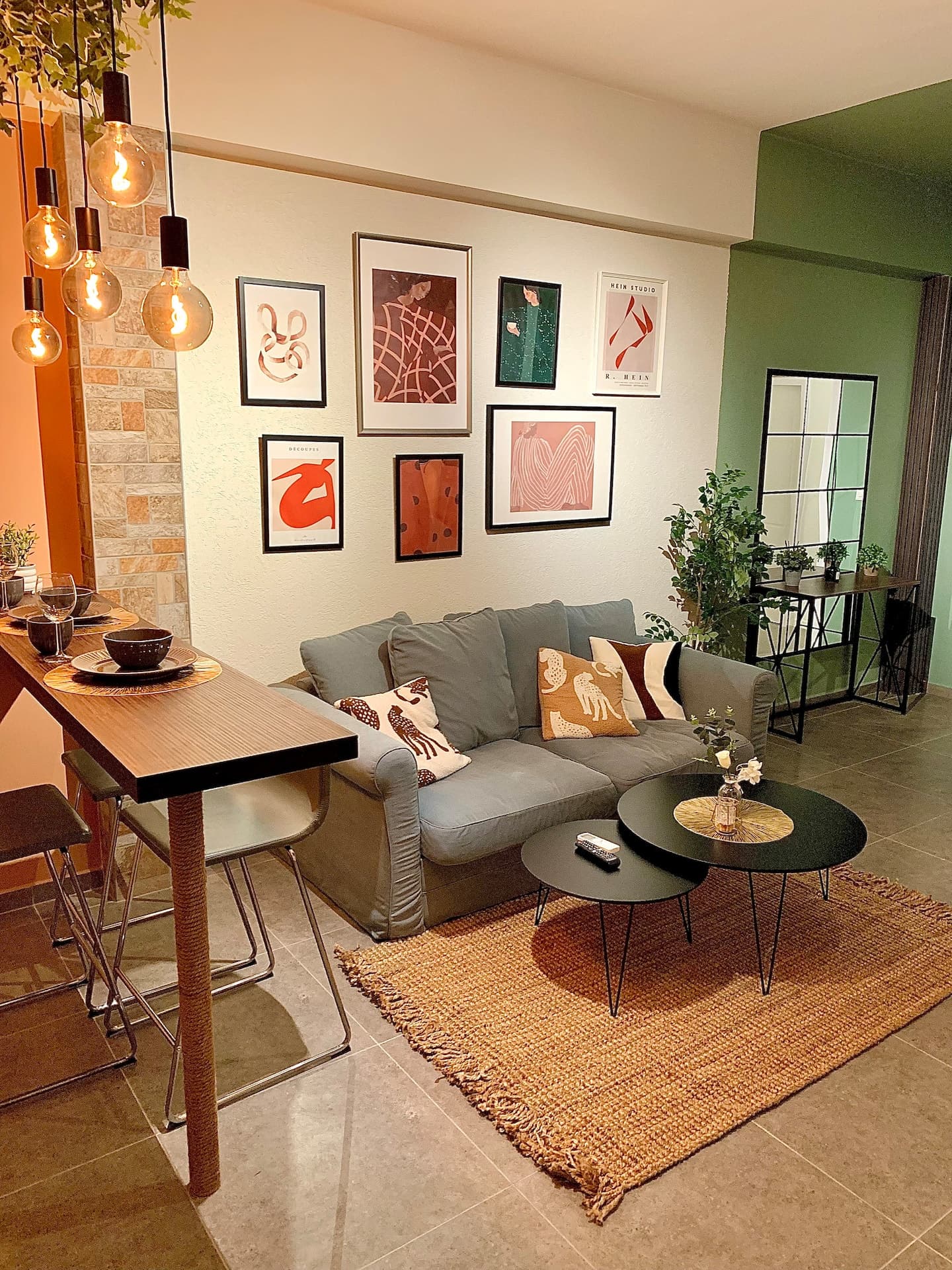Designer Jacuzzi Apartment — 5