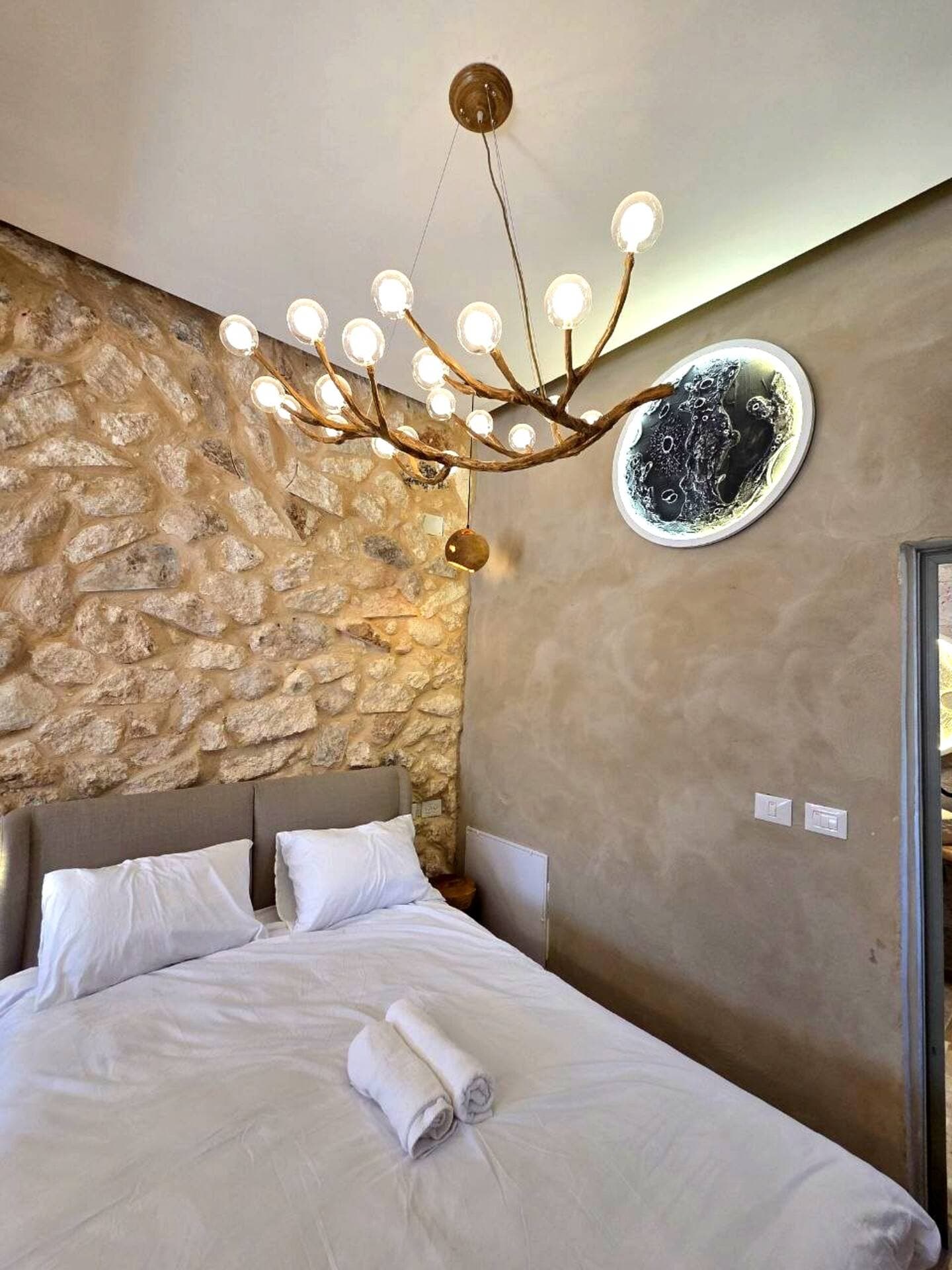 Haifa Stone Spa — Jacuzzi & Fireplace — 5
