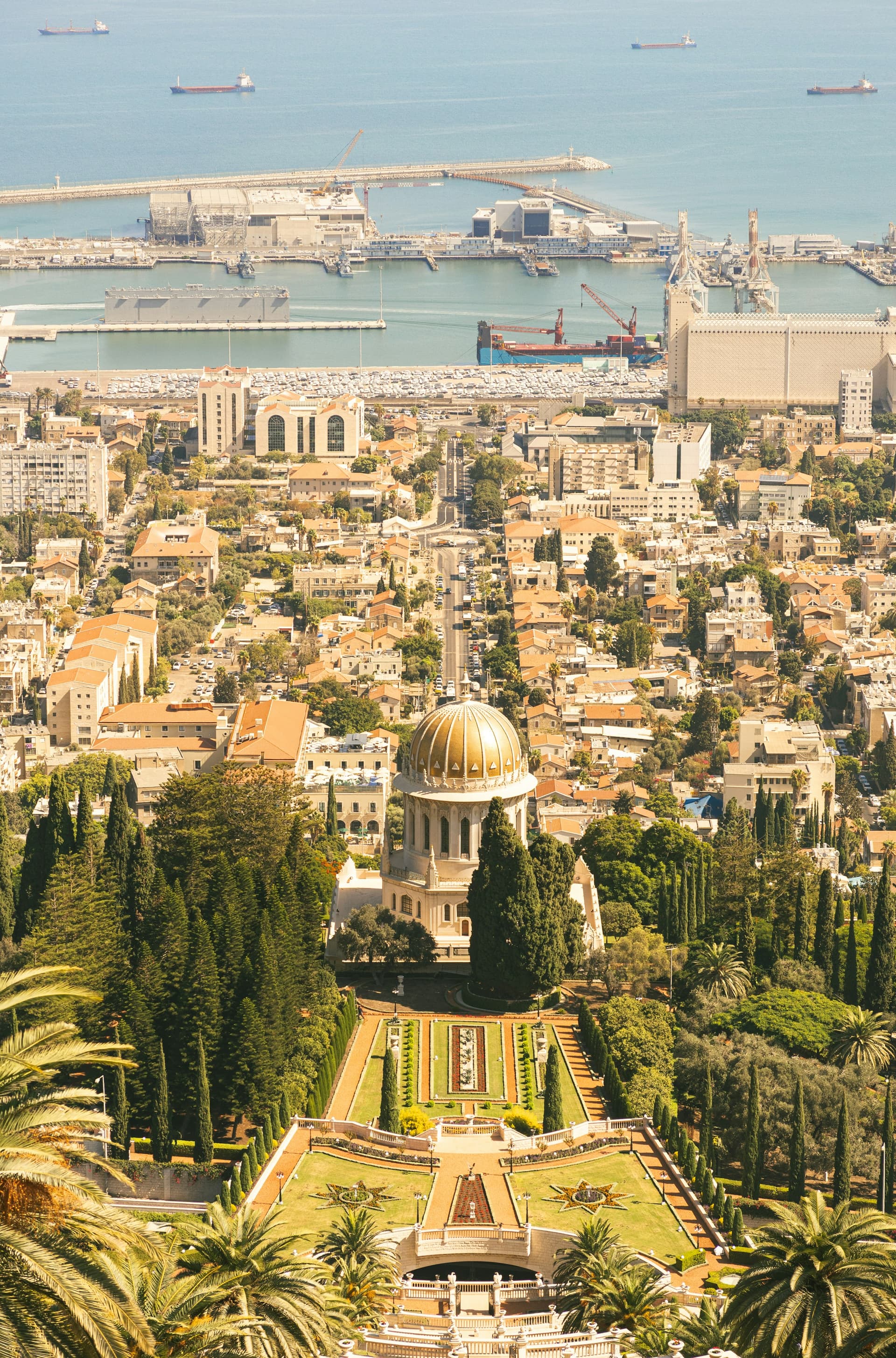 Quiet apartments near the Baháʼí Gardens