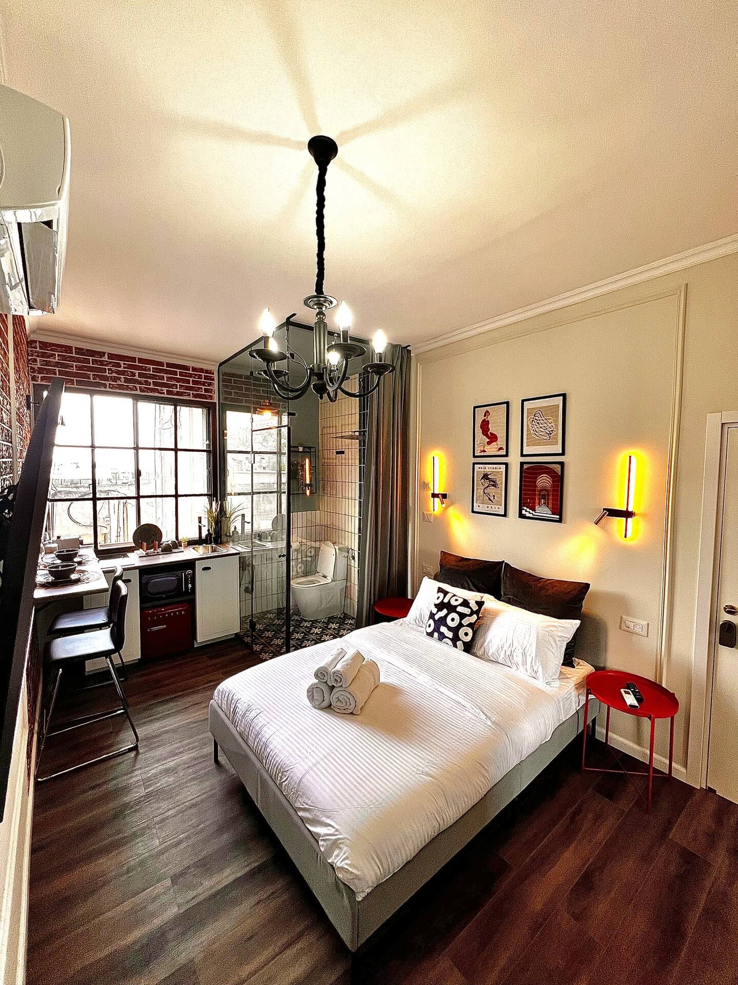 Designer Studio near Baháʼí Gardens