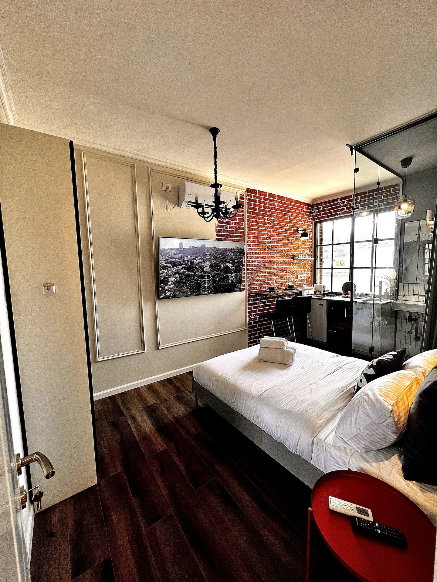Designer Studio near Baháʼí Gardens — 3