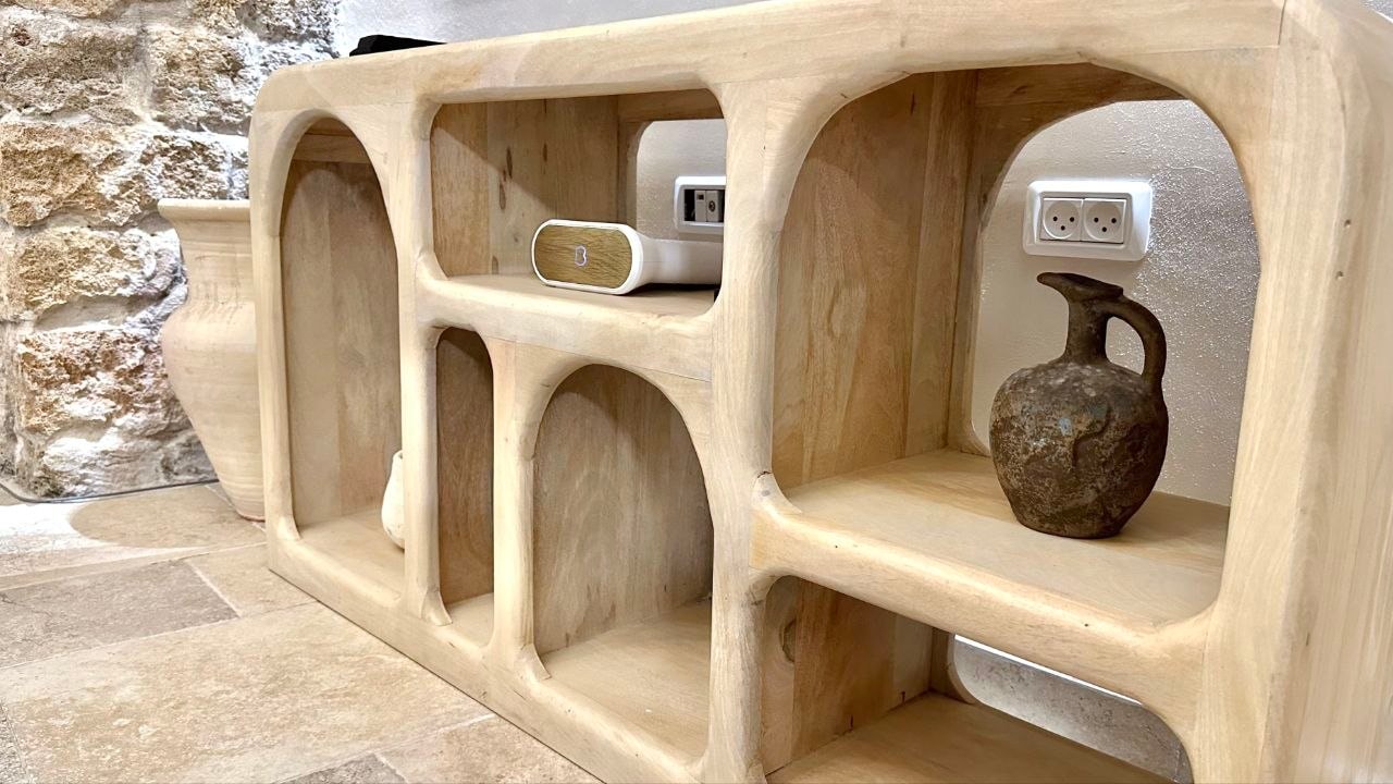Vaulted Jacuzzi Studio — Old Acre — 2